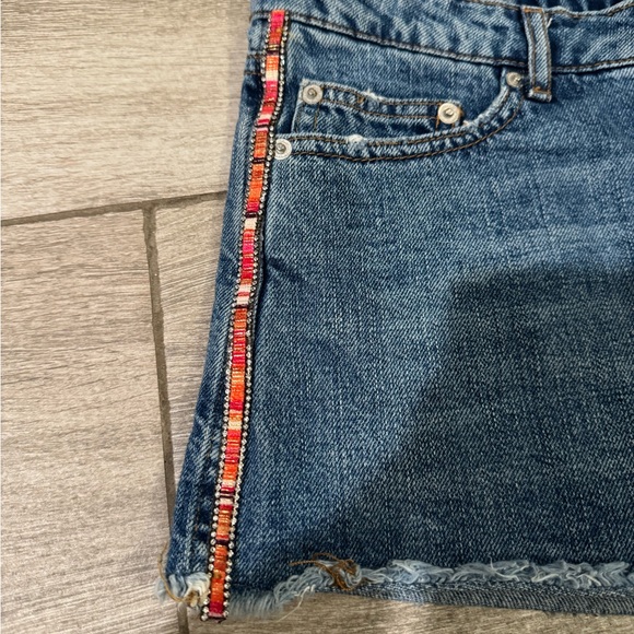 Women’s Zara Beaded Denim Skort - Picture 4 of 7